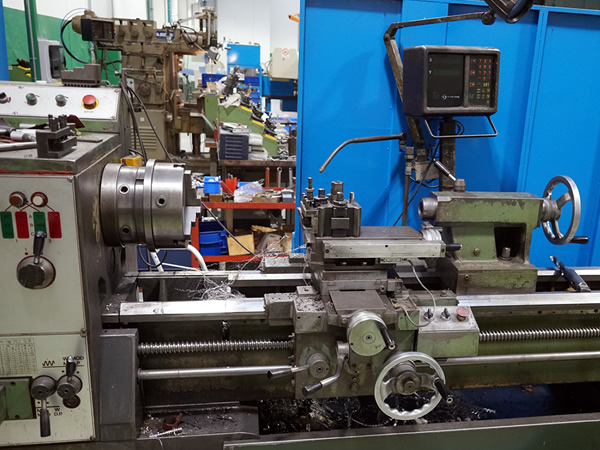 Tornio Parallelo Momac - LMA srl